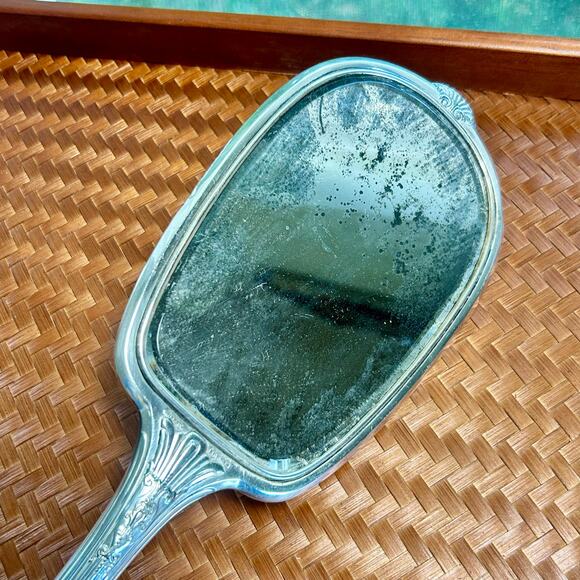 Vintage Wallace Silverplate Hand Mirror – Art Deco Vanity Mirror with Etched “E” - Picture 10 of 14